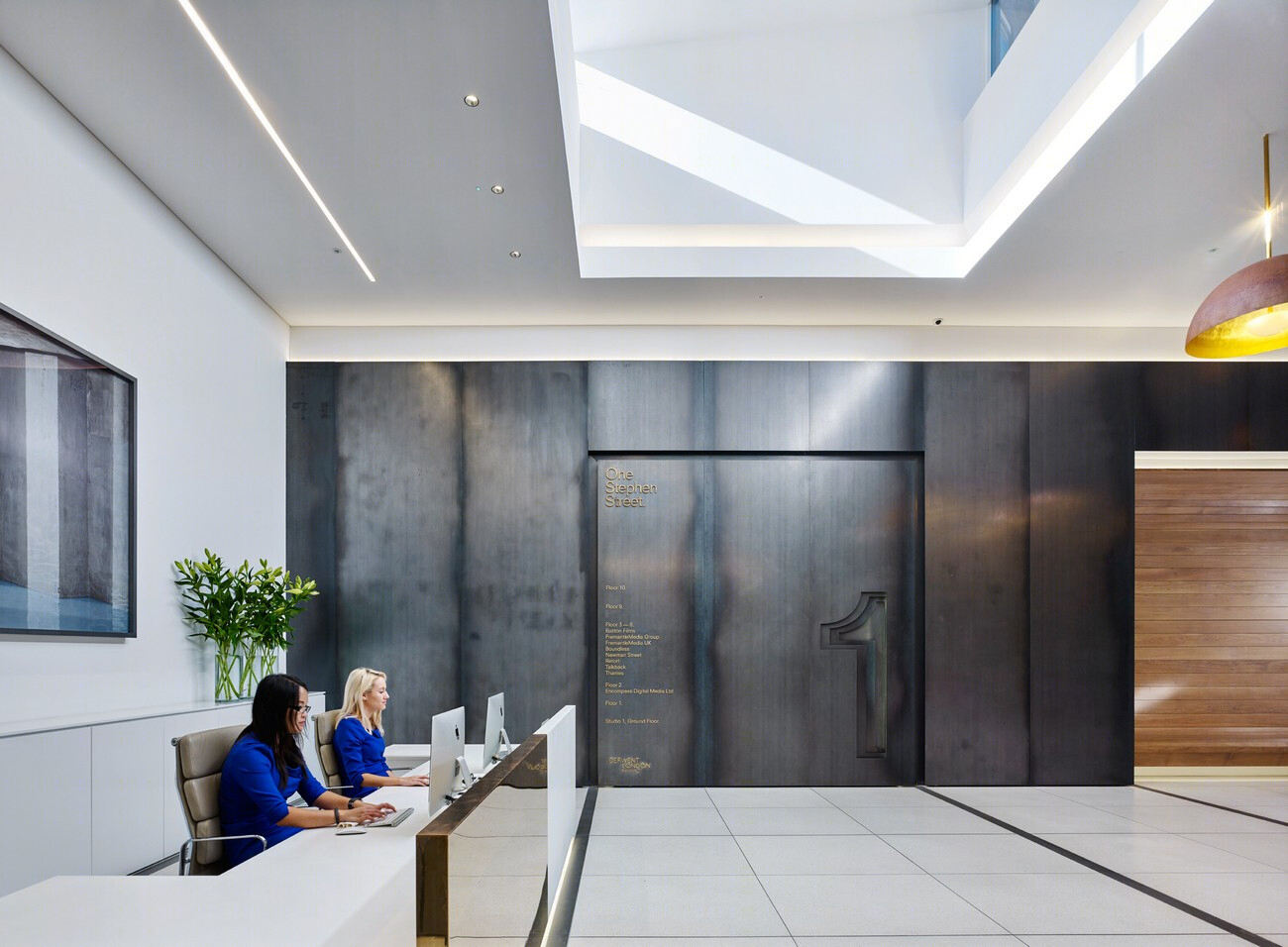 Stephen 街 EMI 总部改造 | 颠覆传统的“刀片”设计-13