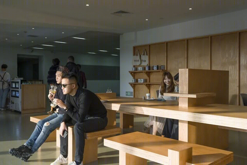 上海 PSA 博物馆内的 Blacksheep 咖啡店 | 行走路径上的“街边”长凳-12
