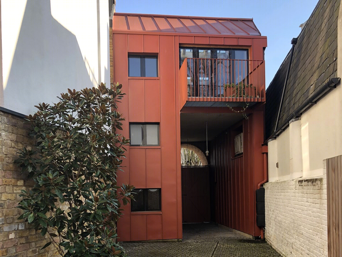 英国橘红金属拼接的住宅-3