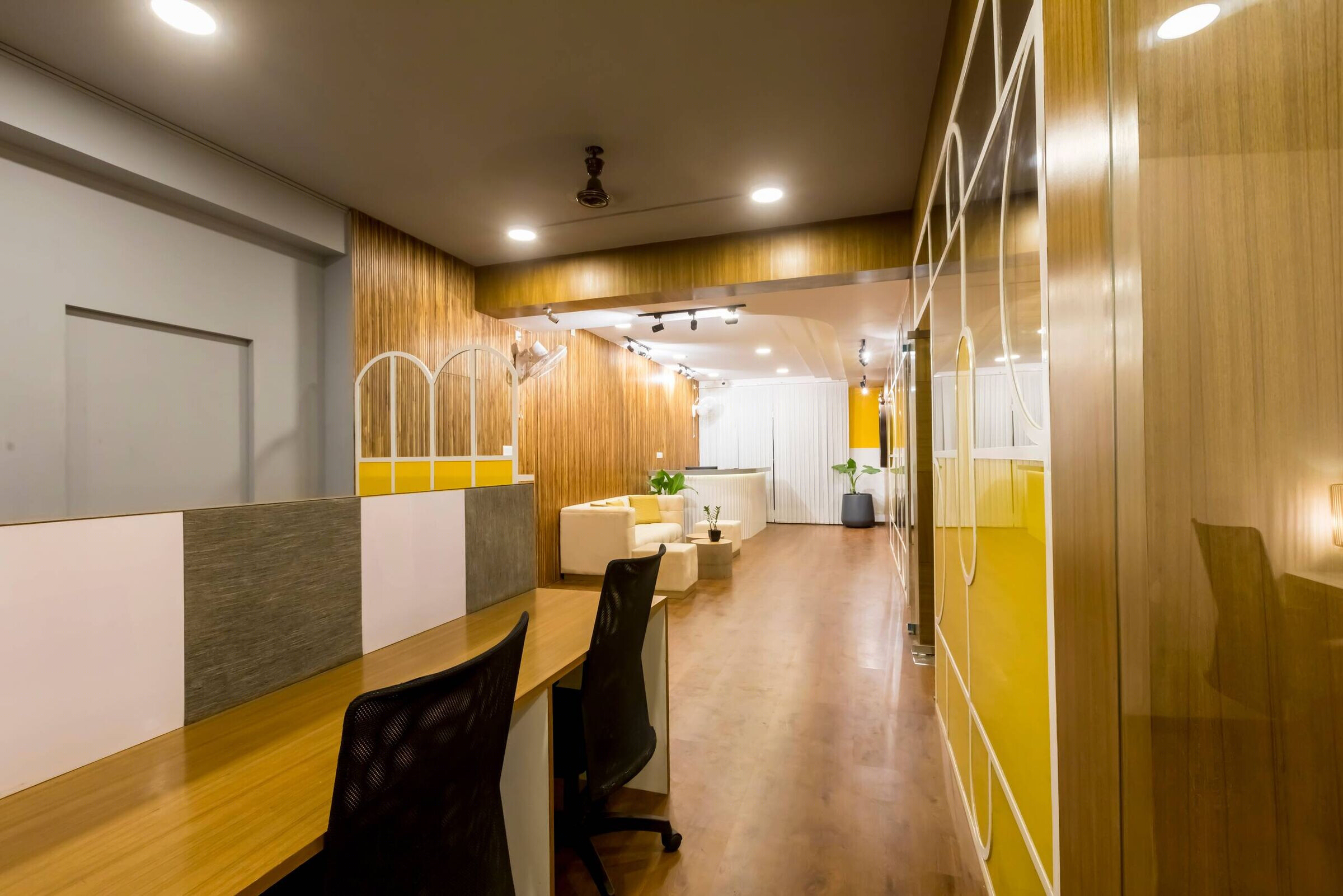 活力黄 · Bhavana Interiors 办公室设计丨印度班加罗尔丨Studio Atiniv-32