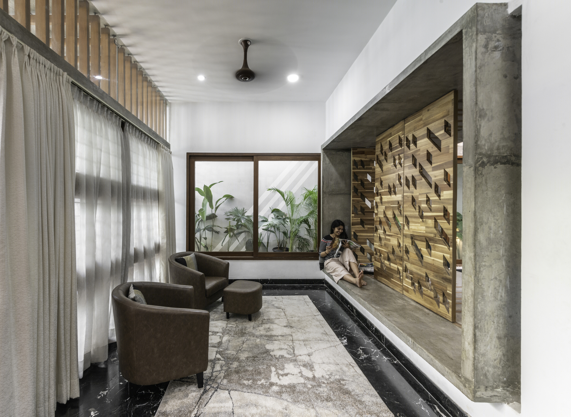 Le Tranquil House · 现代简约的宁静别墅设计丨印度本地治里-1