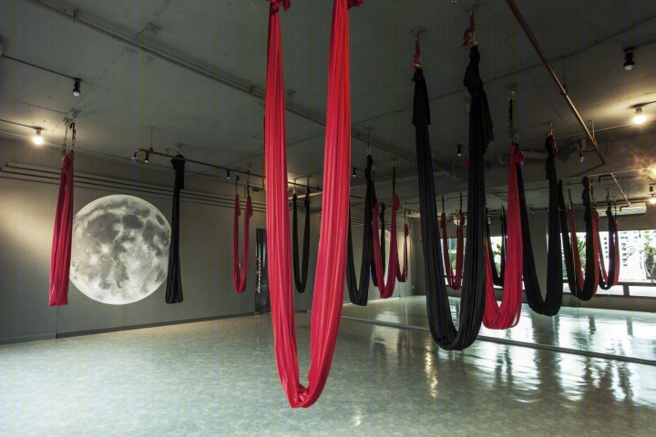 带我飞往月球-13