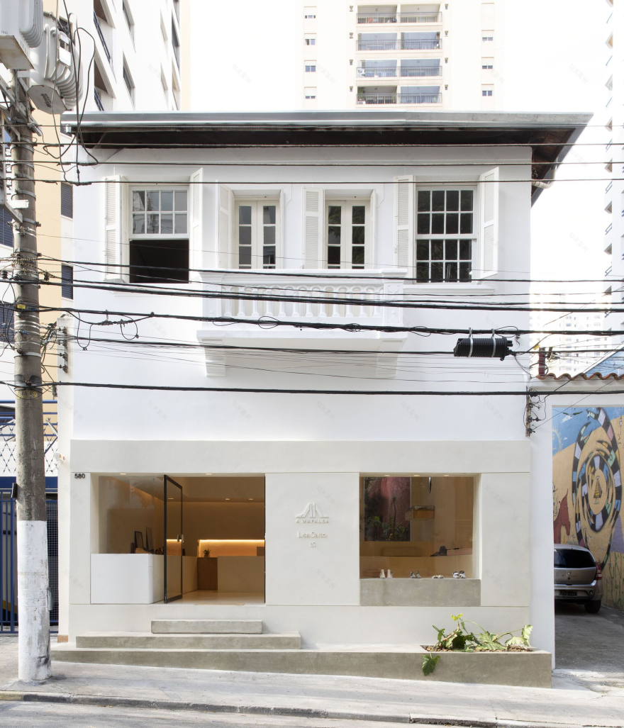 融贯环境的鞋店设计丨AR Arquitetos-13