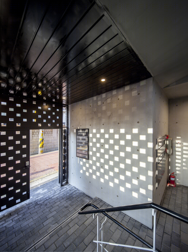 韩国Brick·Mesh混合用途建筑-20