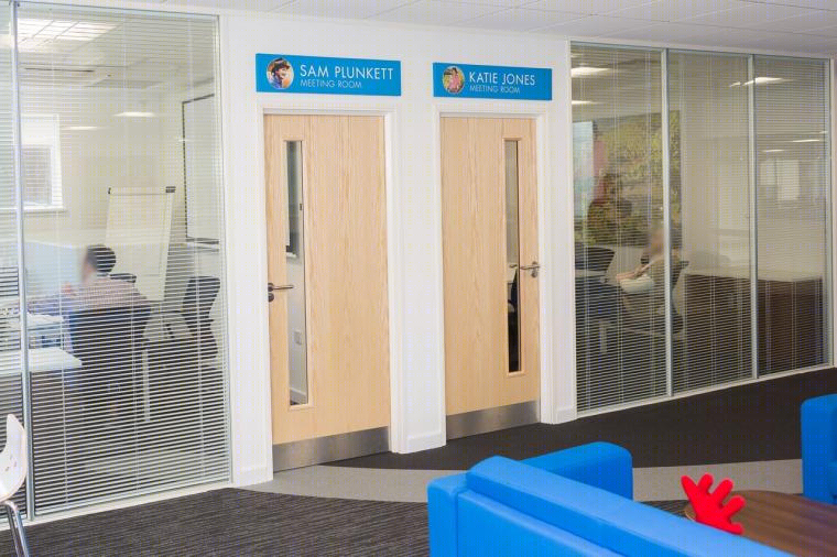 英国Naked Wines公司办公室-15