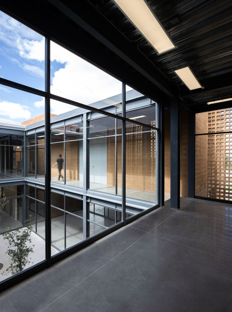 Envases Microonda 办公建筑丨墨西哥瓜纳华托-11