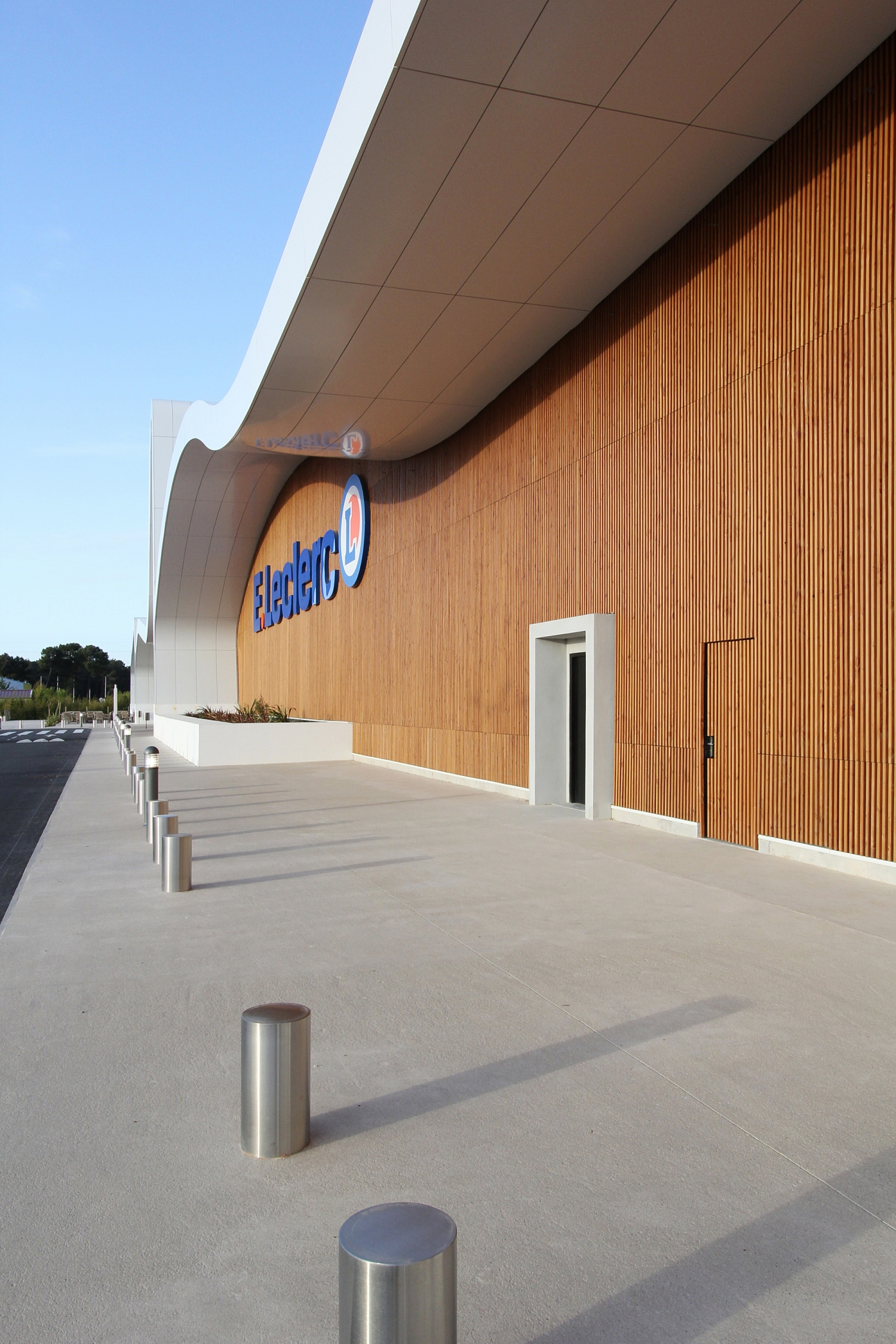 法国俄刻阿尼得斯商场(Arnie si store France and Russia)-24