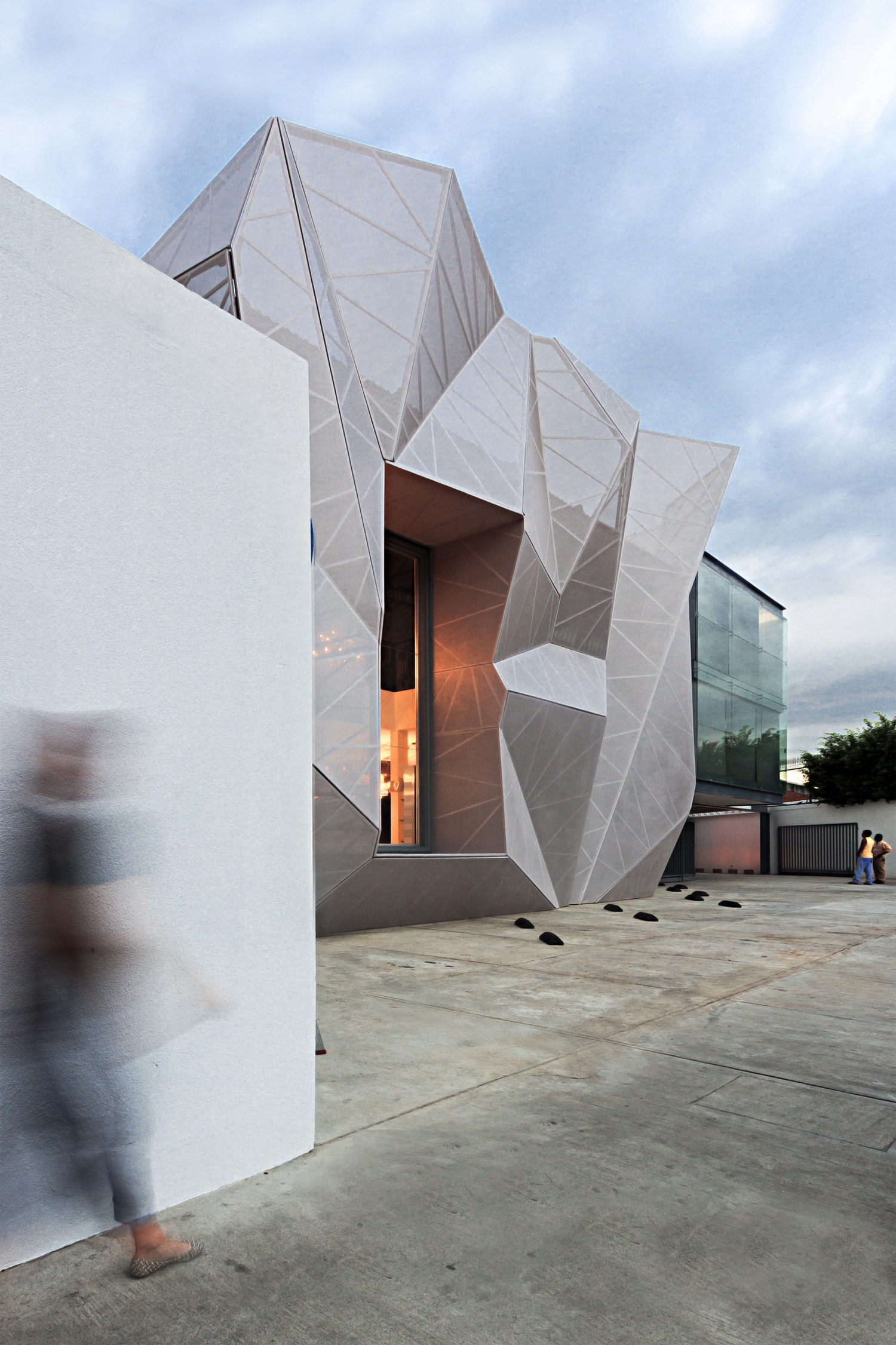 瓜亚基尔积分灯光商业建筑丨Jannina Cabal & Arquitectos-17