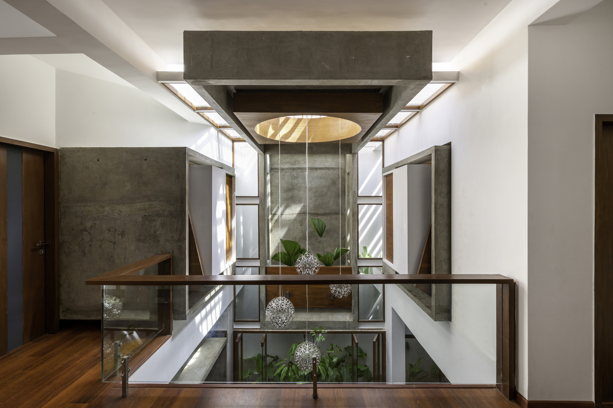 Le Tranquil House · 现代简约的宁静别墅设计丨印度本地治里-8