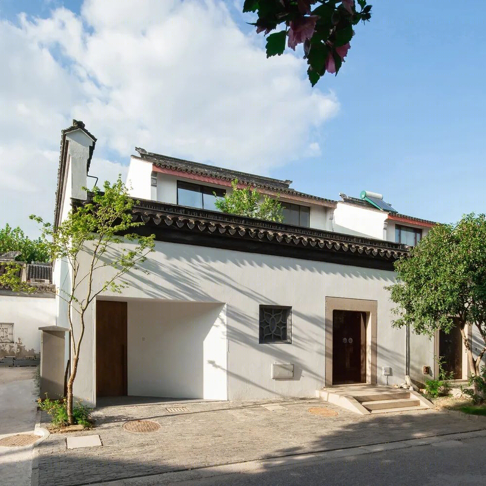 白色创意，自然美学与多代人交流的住宅设计-6