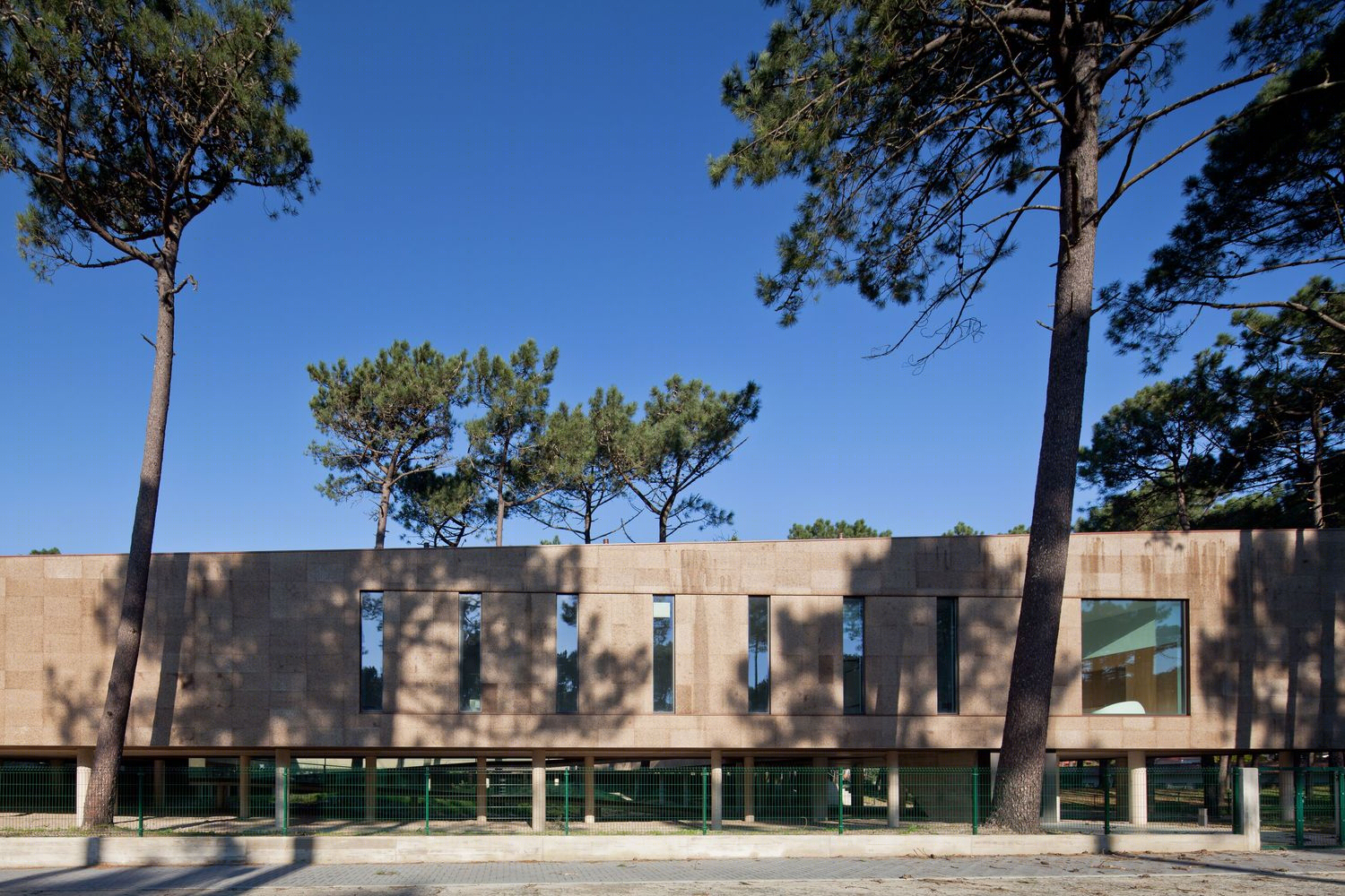 葡萄牙高性能冲浪中心丨Branco Cavaleiro Architects-11