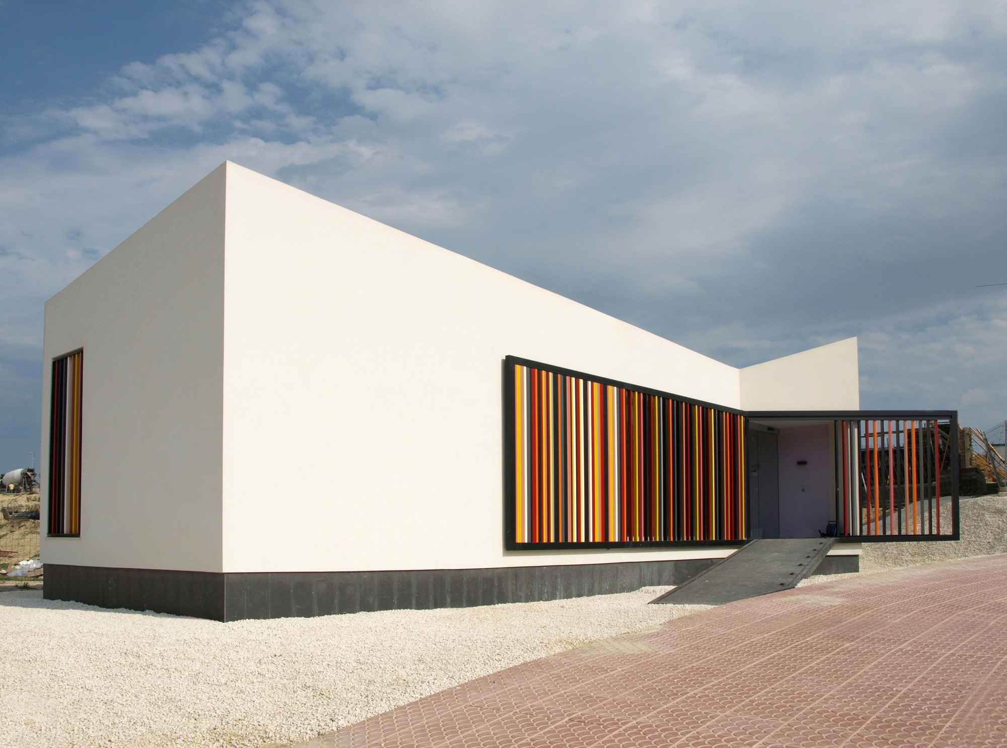 西班牙销售管理办公室的“电磁波谱”设计丨Esculpir el Aire-17