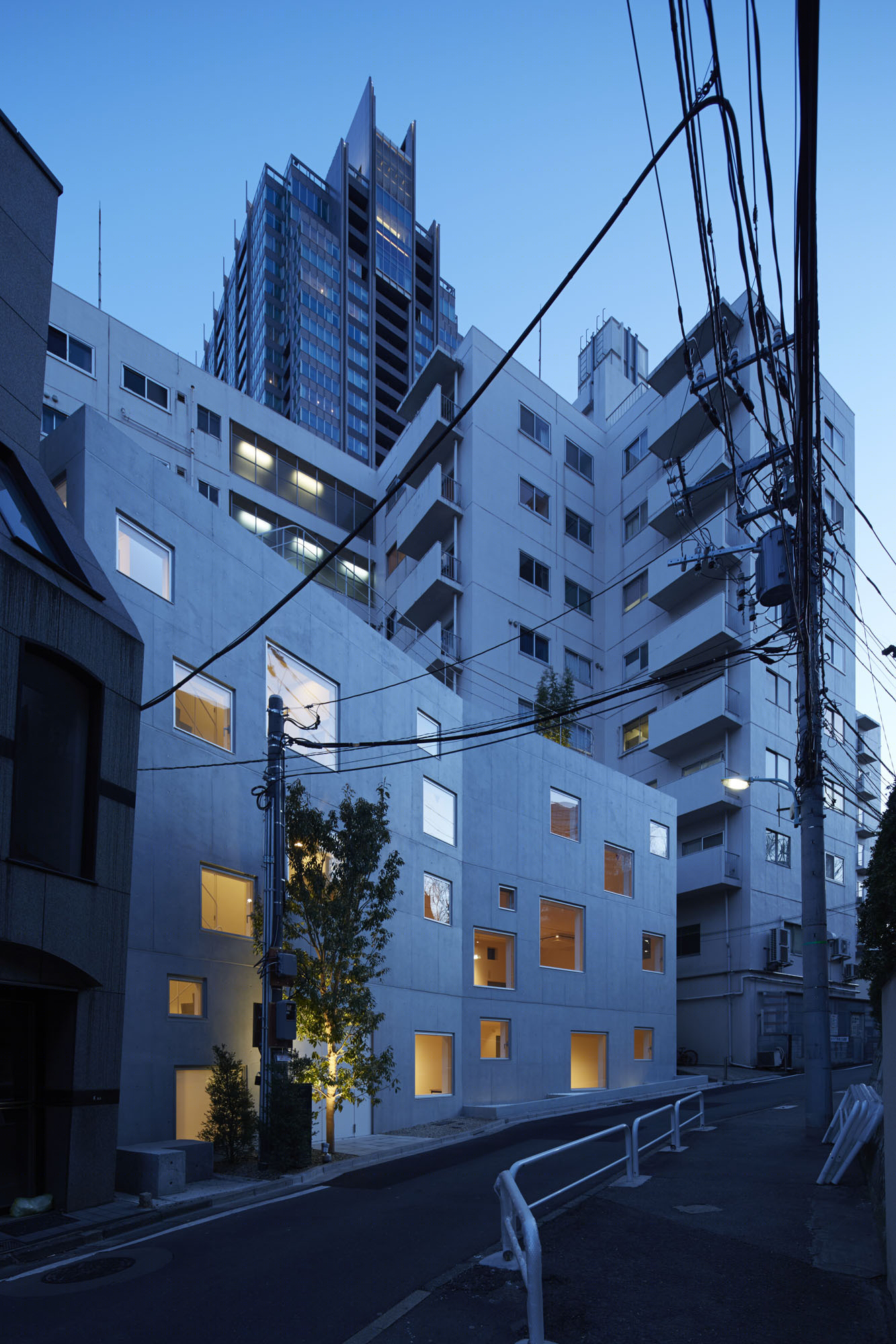 Florian Busch Architects丨办公建筑丨日本东京R4办公楼-23