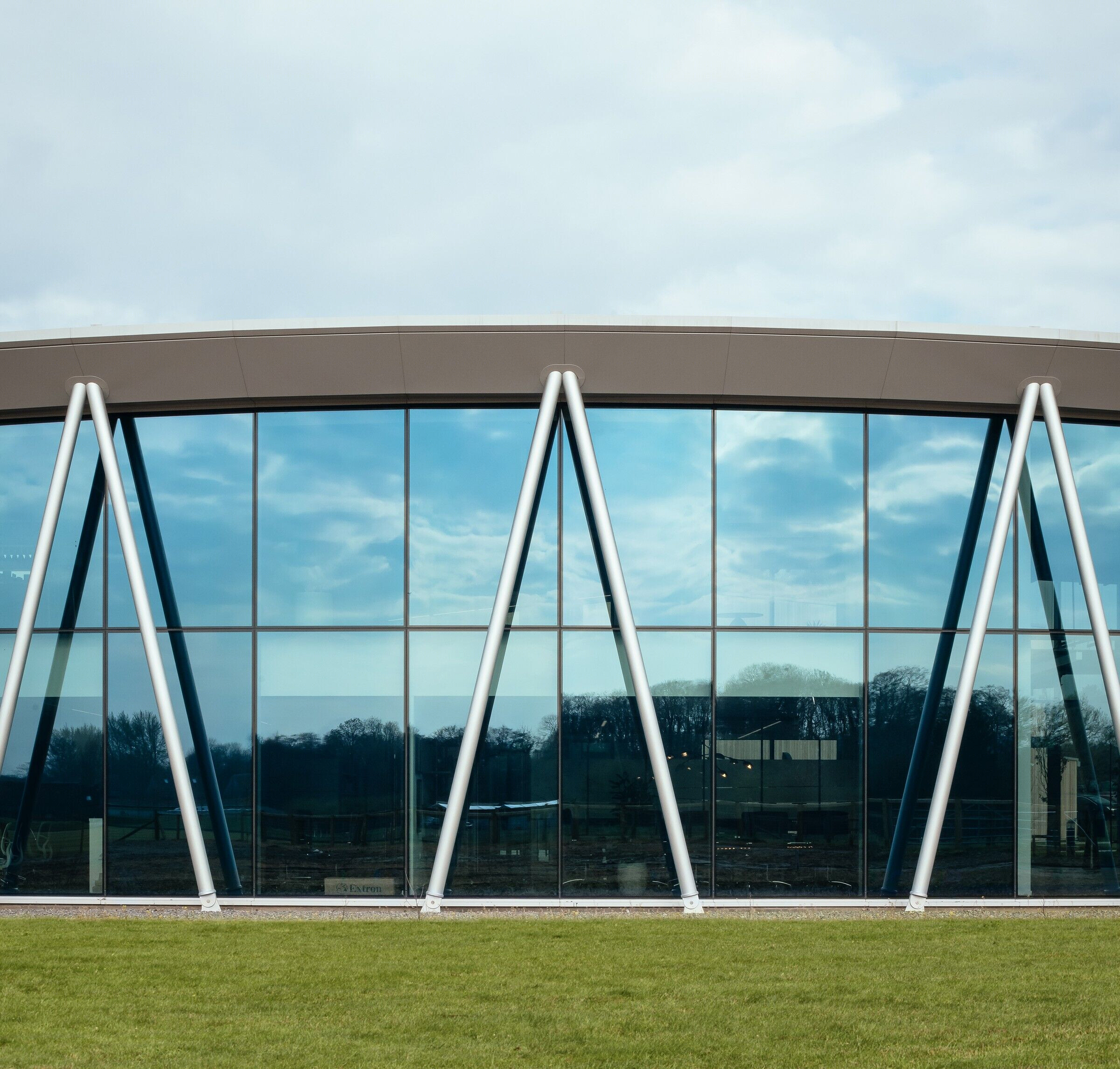 英国航空工业风新地标“机翼”办公建筑丨Spratley & Partners-8