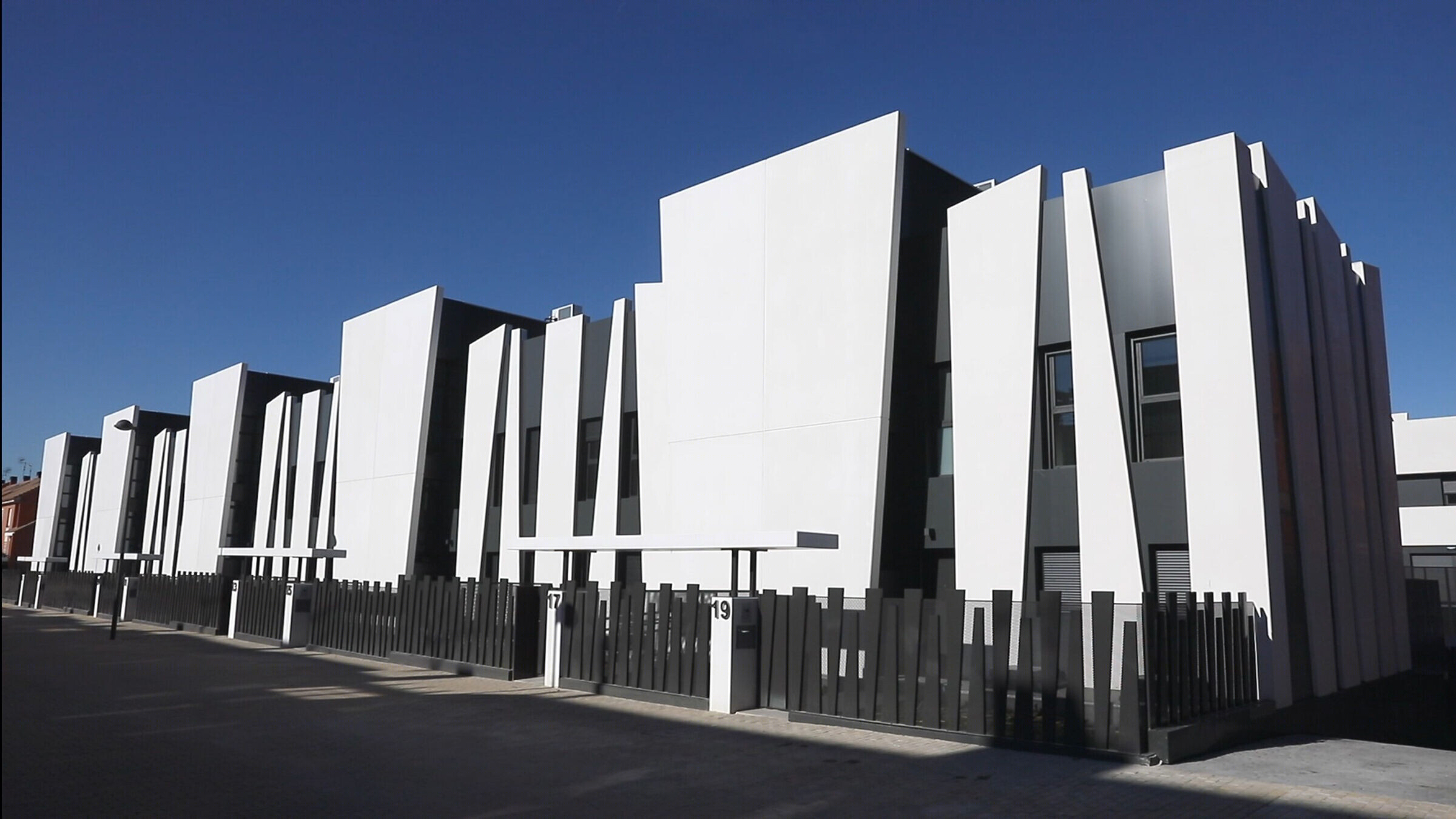 西班牙"Los Jameos del Agua"别墅建筑，融入自然的艺术与景观完美结合-7