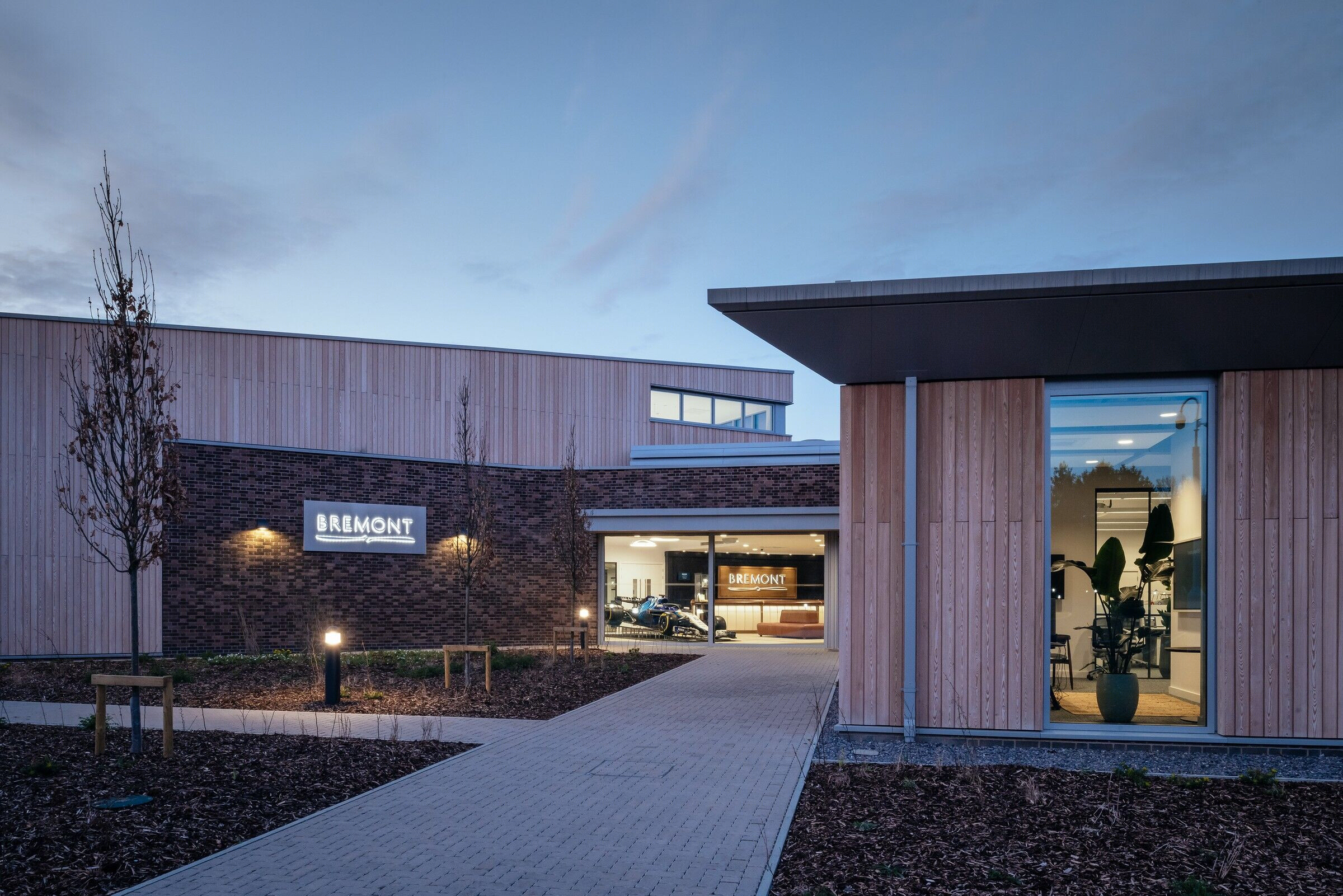 英国航空工业风新地标“机翼”办公建筑丨Spratley & Partners-11