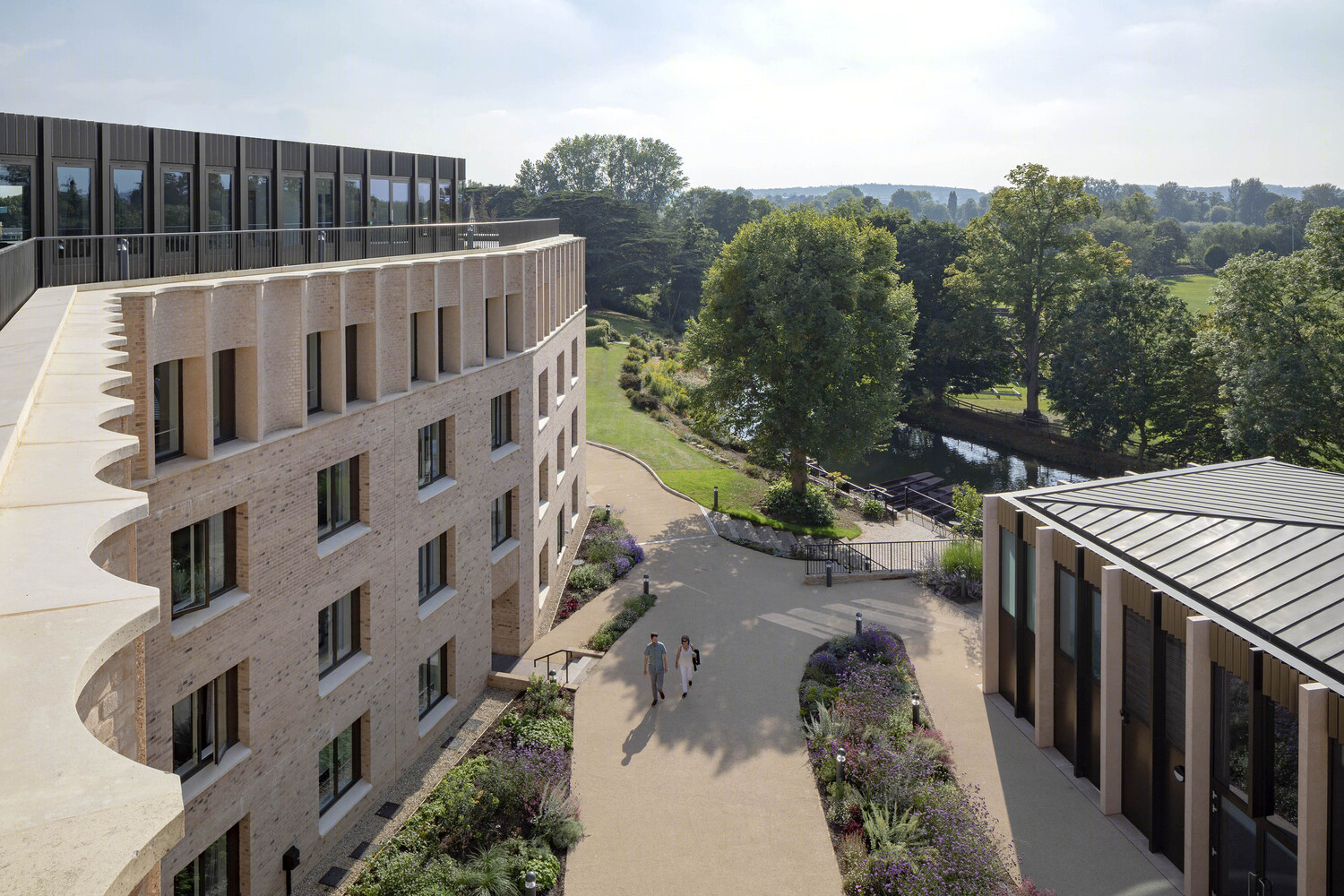 St Hilda’s College O·ford 校园景观重塑丨英国伦敦丨Gort Scott-27