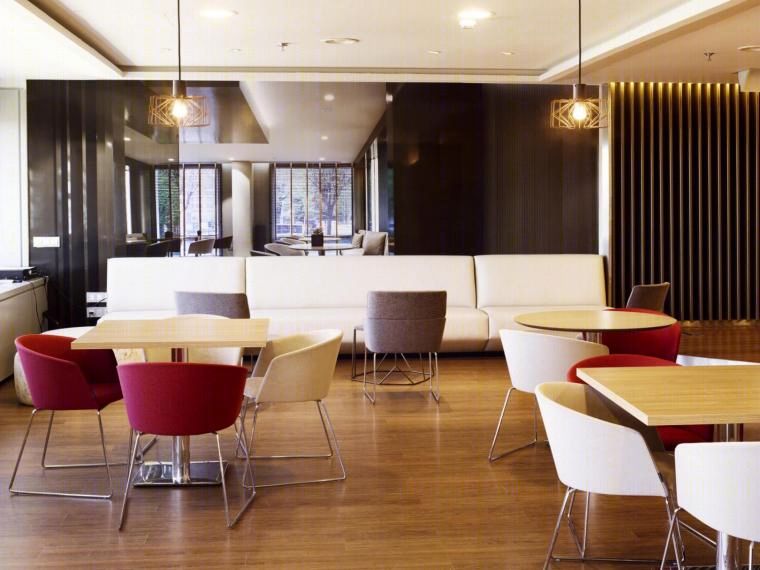 西班牙 NH Hotel Group 旗舰店办公室-6