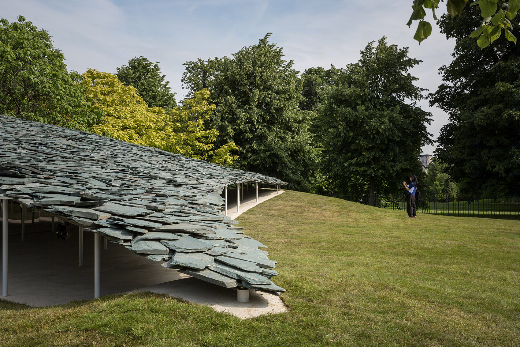 英国蛇形画廊2019建筑-12