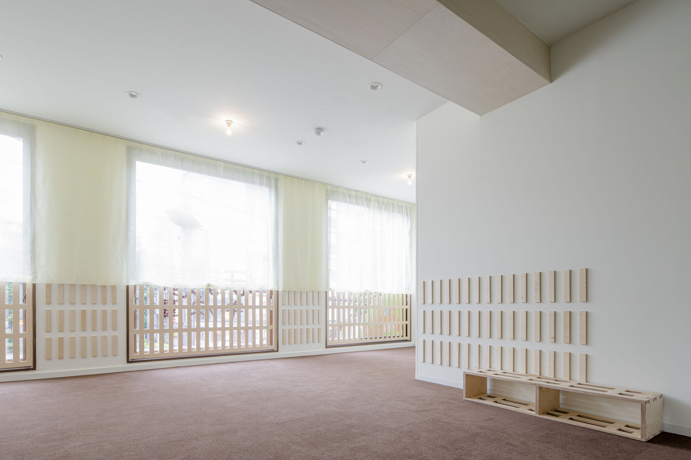 东京幼儿园空间改造,木质设计展现温馨与可持续-11