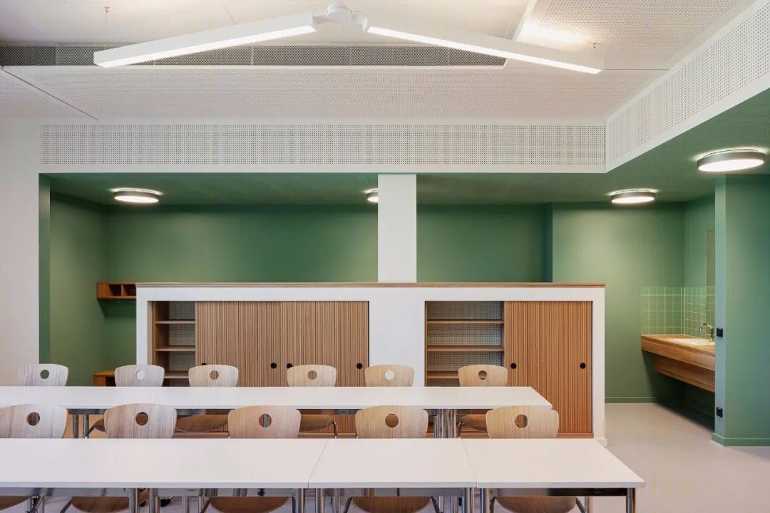 慕尼黑南站小学建筑群 | 五彩混凝土框架的雕塑立面-18