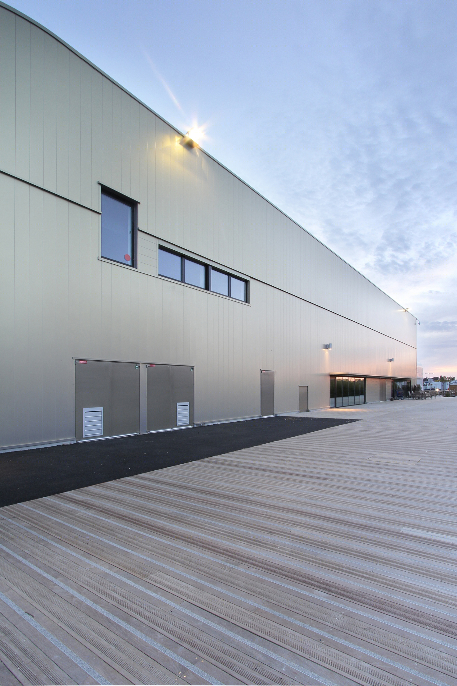 法国俄刻阿尼得斯商场(Arnie si store France and Russia)-30
