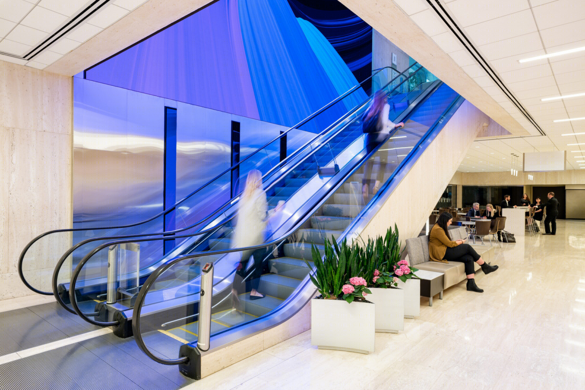Houston 地标"Fantome Tower"打造 4K LED 数字艺术大厅-9