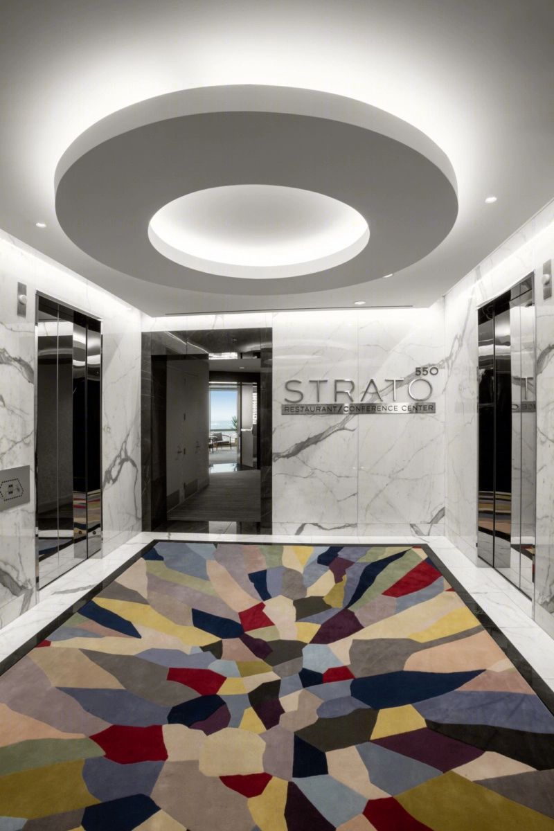 Houston 地标建筑 Strato 550 餐厅与会议中心，360 度全景视野尽享美食与商务-6