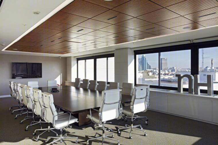 西班牙 NH Hotel Group 旗舰店办公室-14