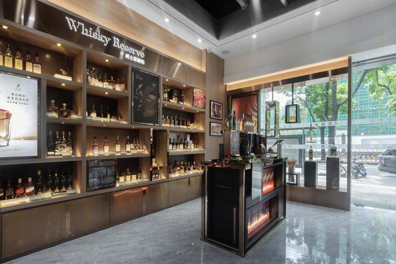 润霖酒业旗舰店 · 现代轻奢风格的通透空间设计丨中国深圳-5