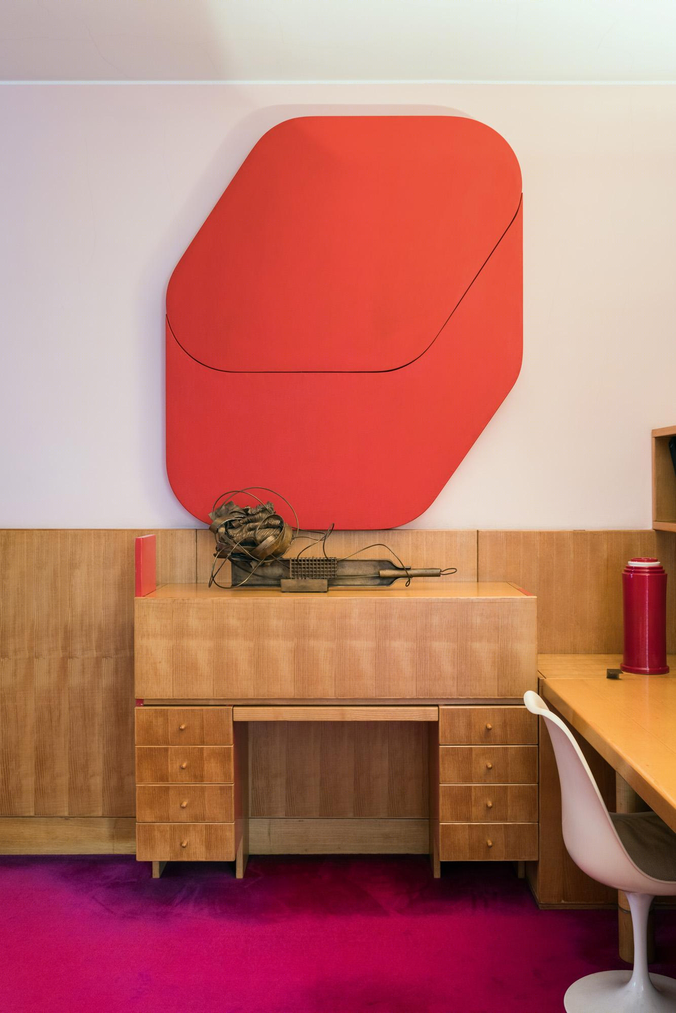 米兰 Triennale 设计博物馆展示 Ettore Sottsass 的紧凑公寓设计-9