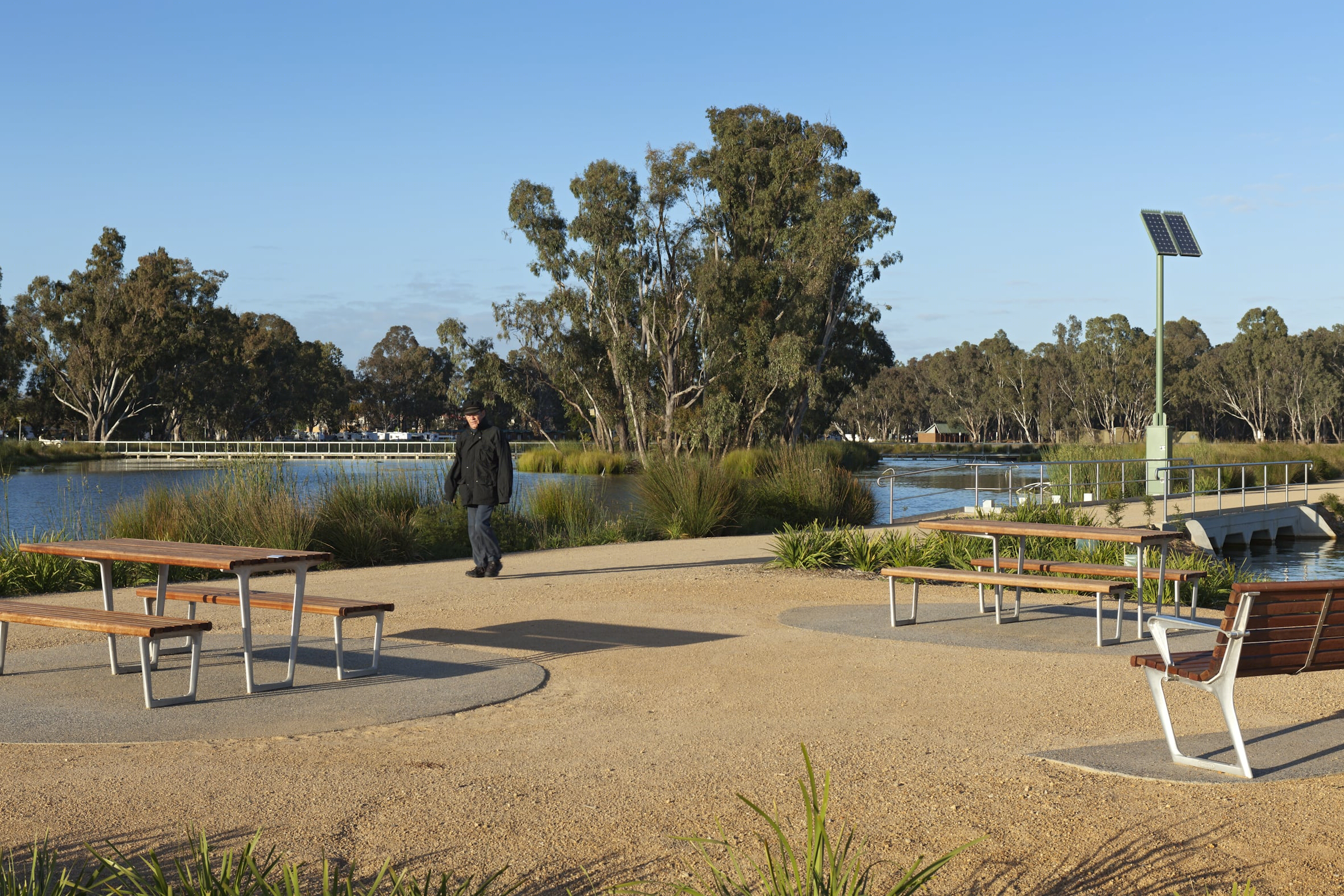 Shepparton 维多利亚公园湖景观设计-13