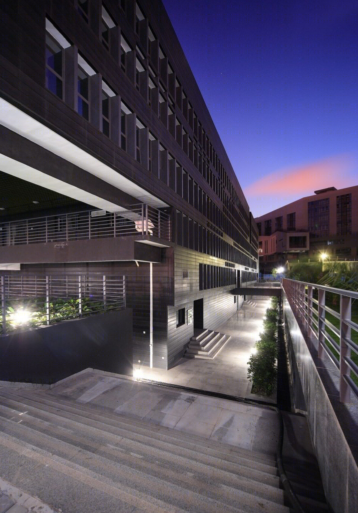深圳大学南校区研究生教学楼-20
