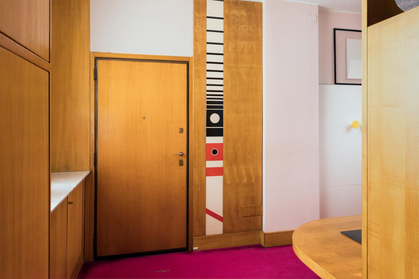 米兰 Triennale 设计博物馆展示 Ettore Sottsass 的紧凑公寓设计-14