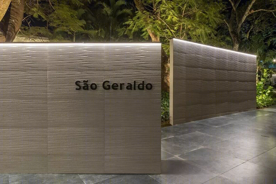 巴西 Sao Geraldo 展览空间 | 感官迷宫中的艺术探索-34