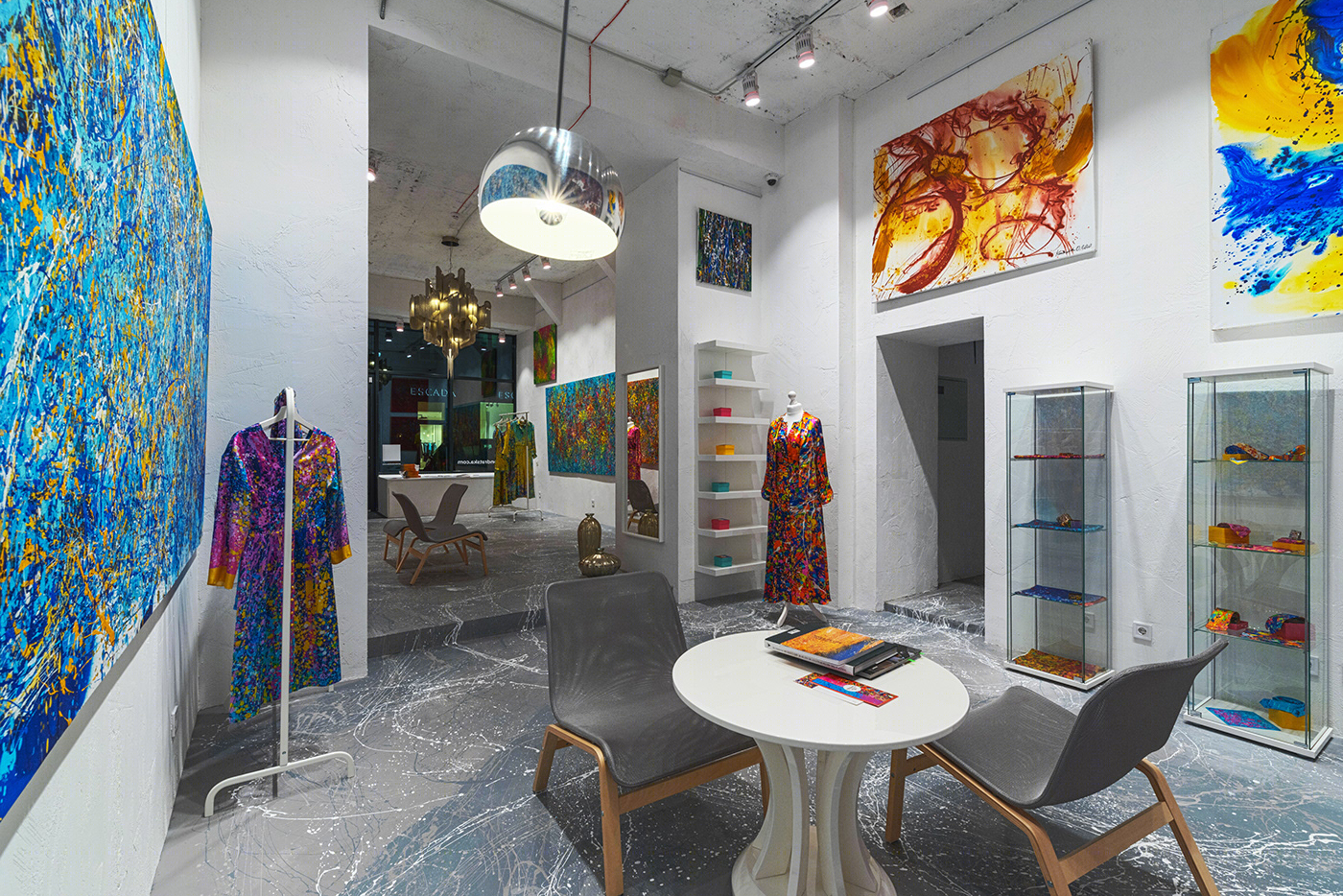 Anastasiya Gushchina丨服装店丨interior photoset for the showroom Olga Kondratska-7