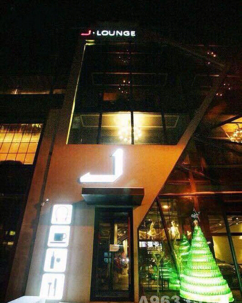 JLONGE 俱乐部 | 钻石切割的轻奢风设计-9