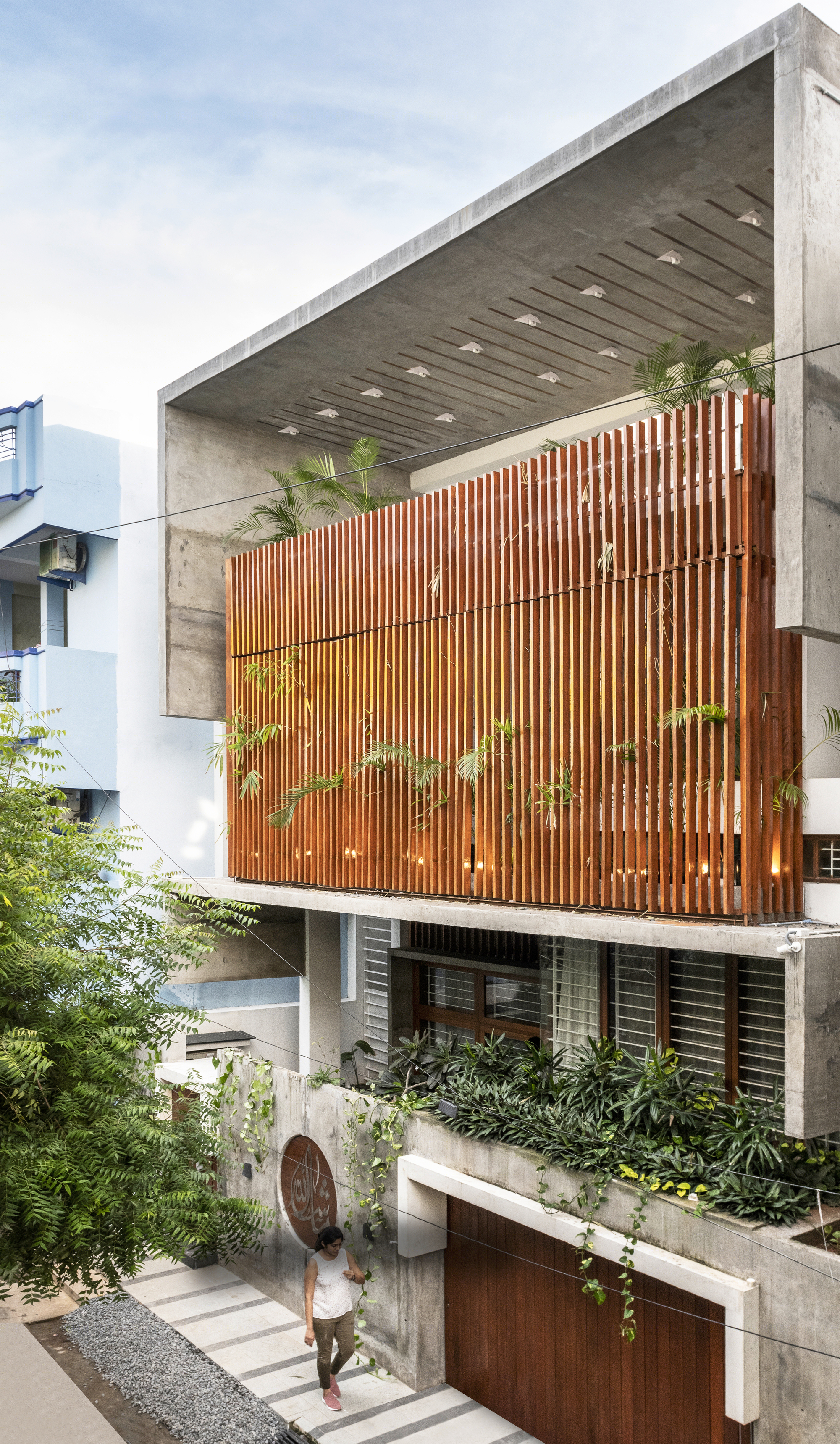 Le Tranquil House · 现代简约的宁静别墅设计丨印度本地治里-18