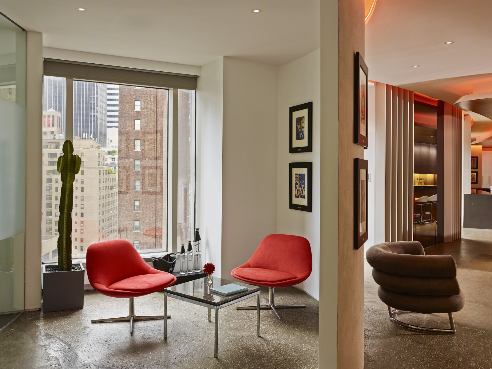 美国 Stoli 伏特加办公室，红与黑的极致诱惑-37