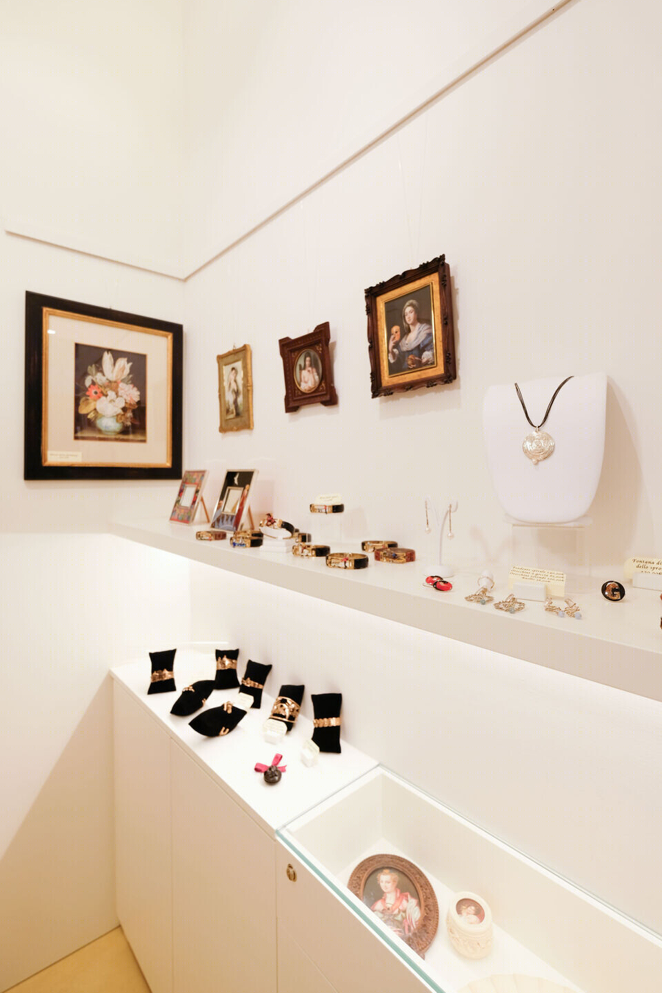 佛罗伦萨迷你艺术品展示空间-20