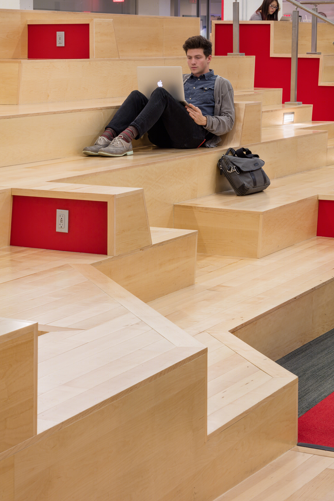 Anastasiya Gushchina丨大学丨Northeastern University: Curry Student Center Refresh-6