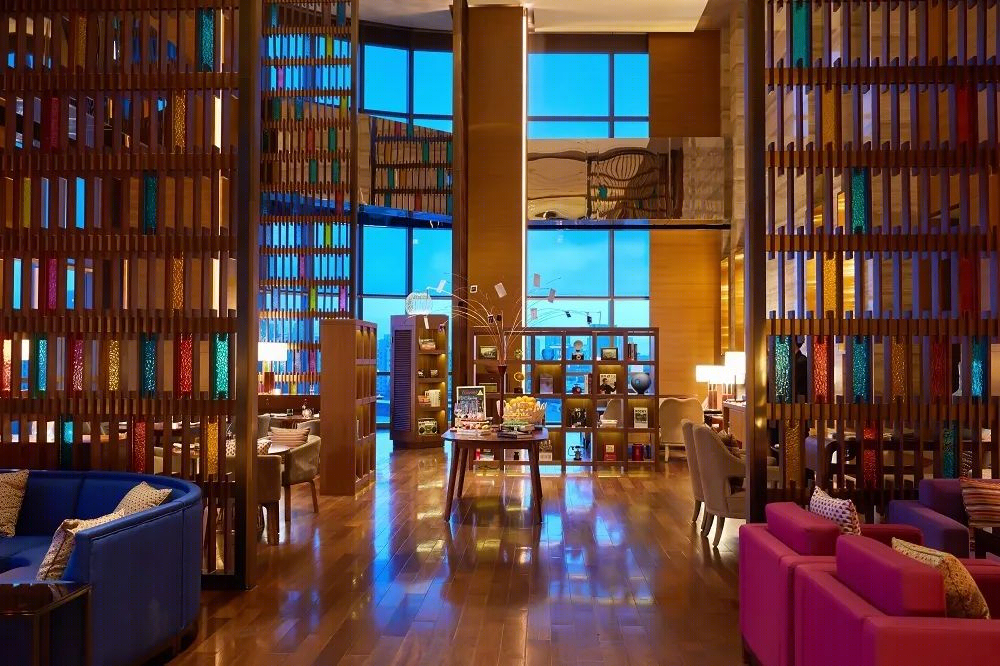 北上海凯悦酒店 The Lounge 餐厅 | 270 度城景,美食与音乐的完美融合-23