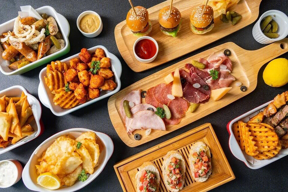 北上海凯悦酒店 The Lounge 餐厅 | 270 度城景,美食与音乐的完美融合-24