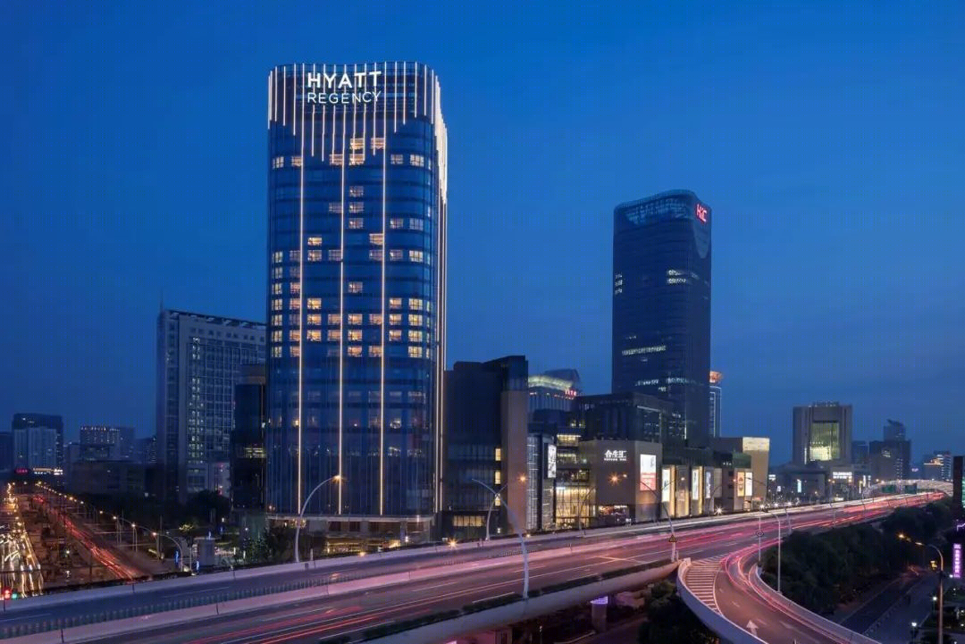 北上海凯悦酒店 The Lounge 餐厅 | 270 度城景,美食与音乐的完美融合-28