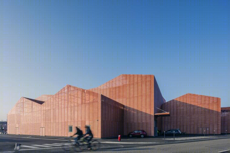 法国圣路易斯文体活动中心（Saint Louis sports center）-11