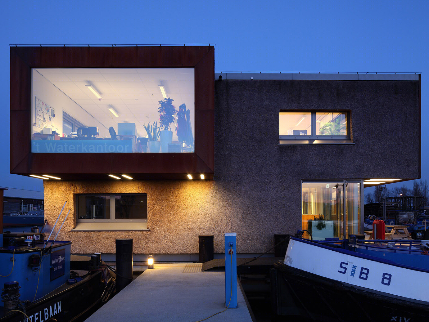 荷兰 Waternet 漂浮办公楼丨Attika Architekten-10