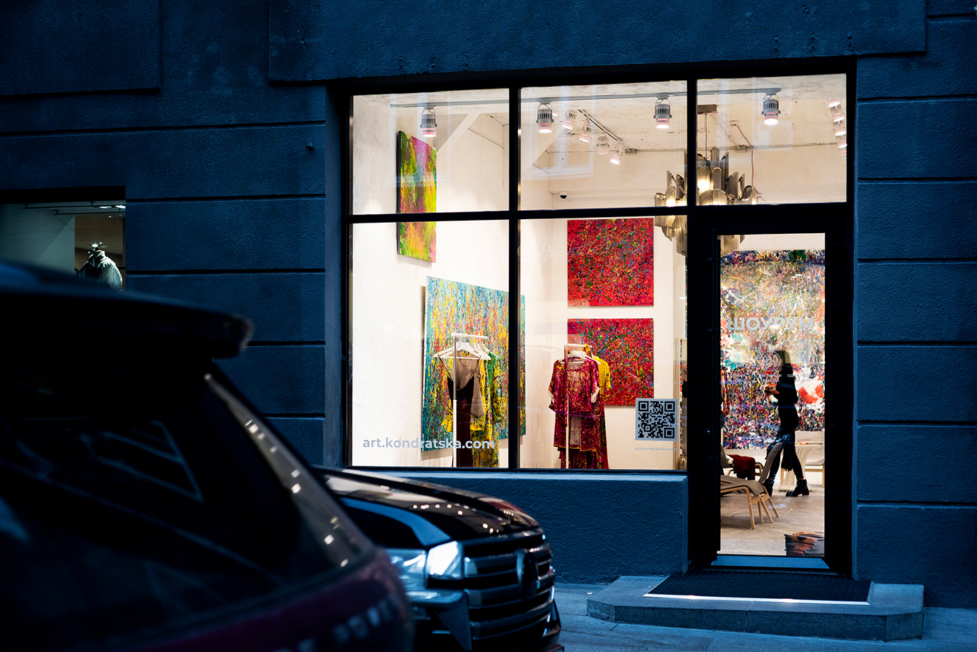 Anastasiya Gushchina丨服装店丨interior photoset for the showroom Olga Kondratska-9