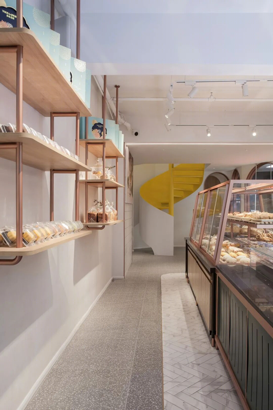 厦门多乐之日 | 暖色调面包店,温馨空间展现元气满满-26