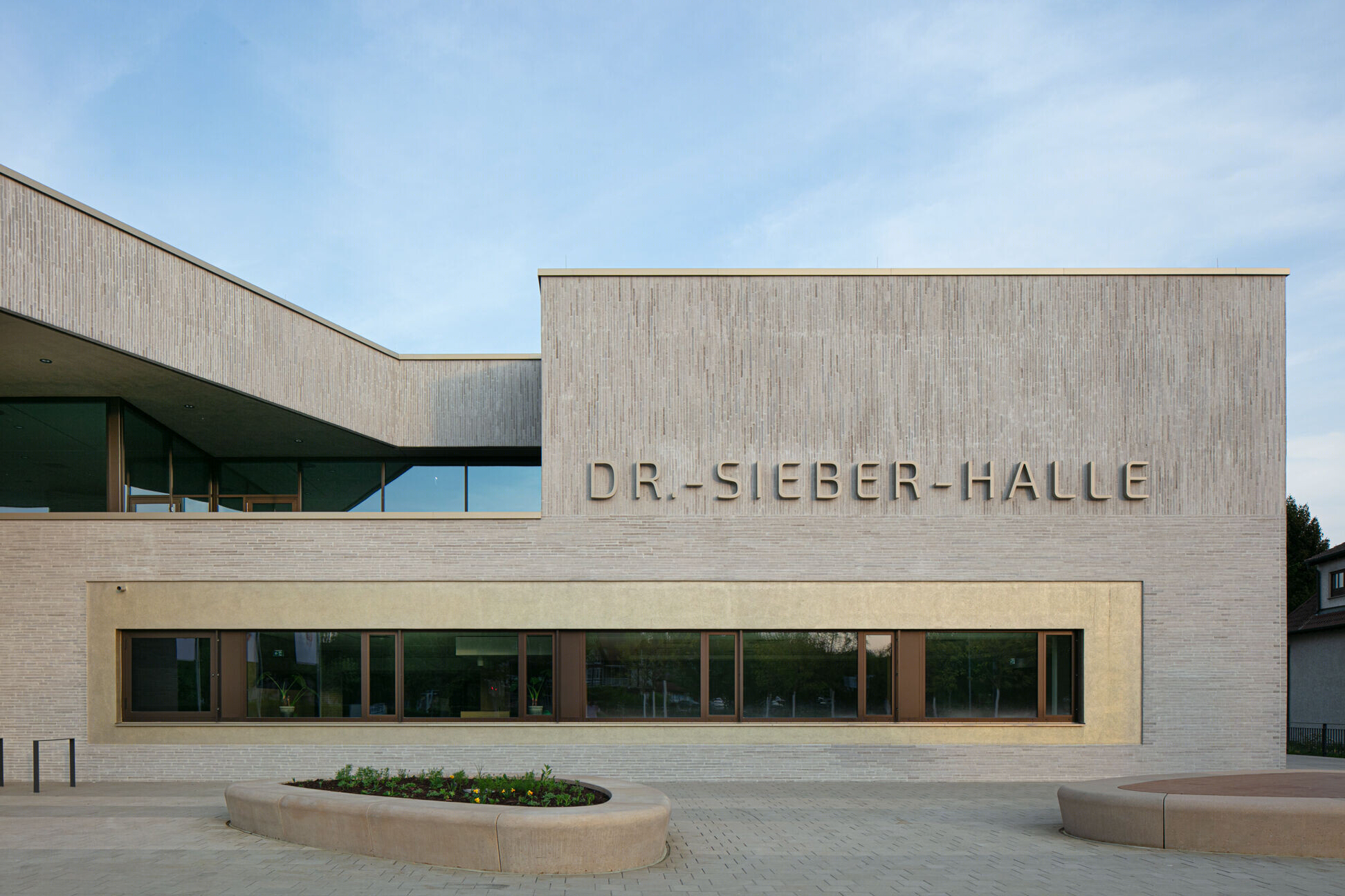 德国 Sinsheim 市厅图书馆翻新项目丨Fischer Ziebold Architects-4