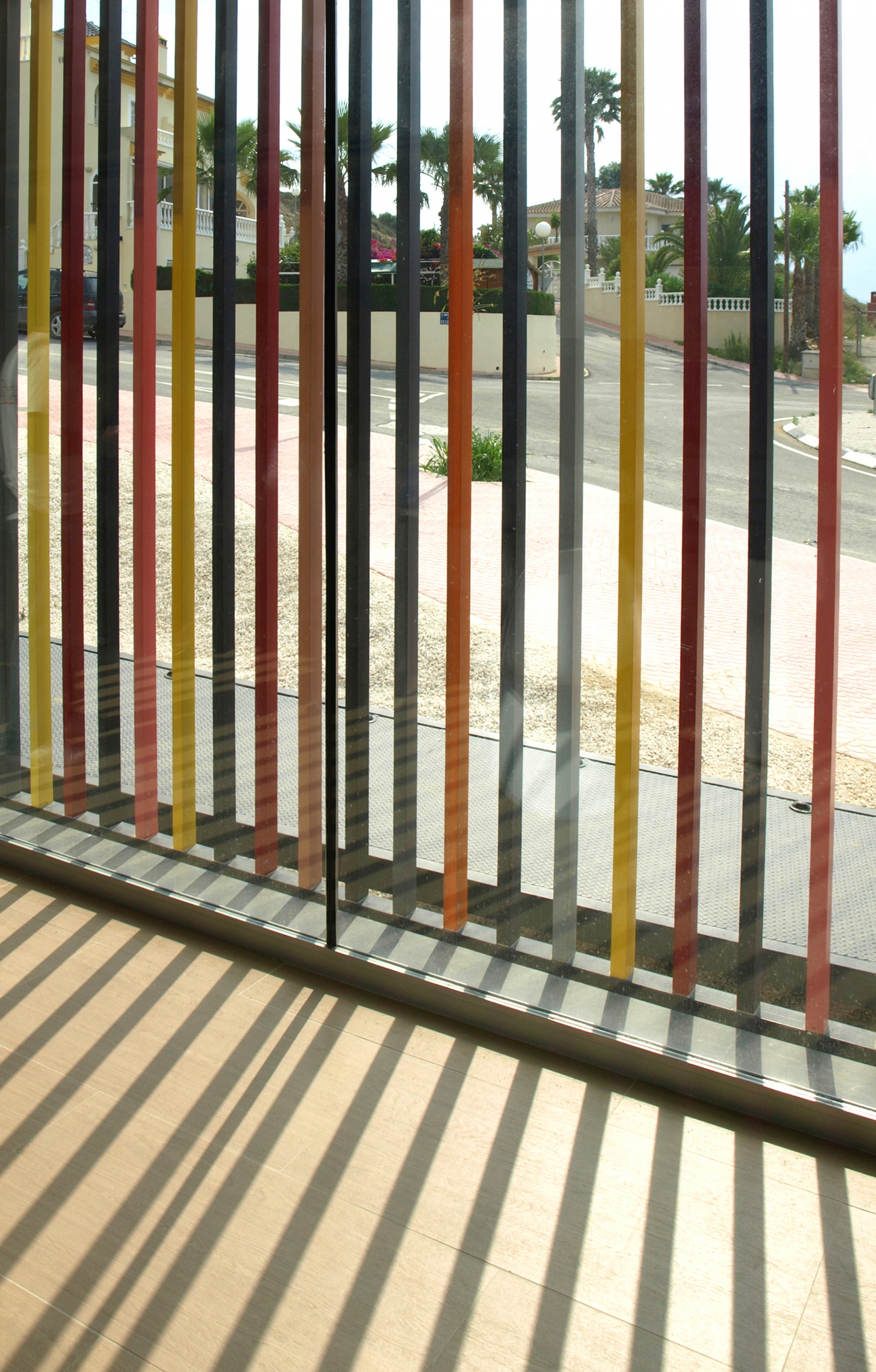 西班牙销售管理办公室的“电磁波谱”设计丨Esculpir el Aire-25